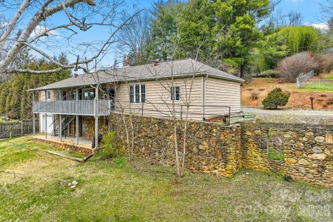 212 Holtzclaw Street Canton NC 28716