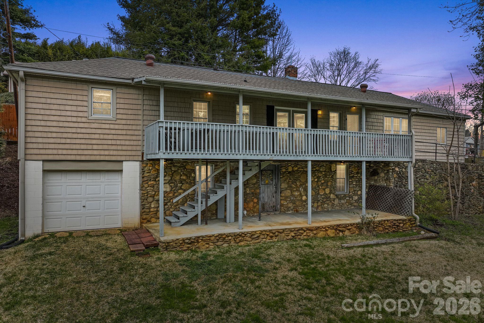 212 Holtzclaw Street Canton NC 28716