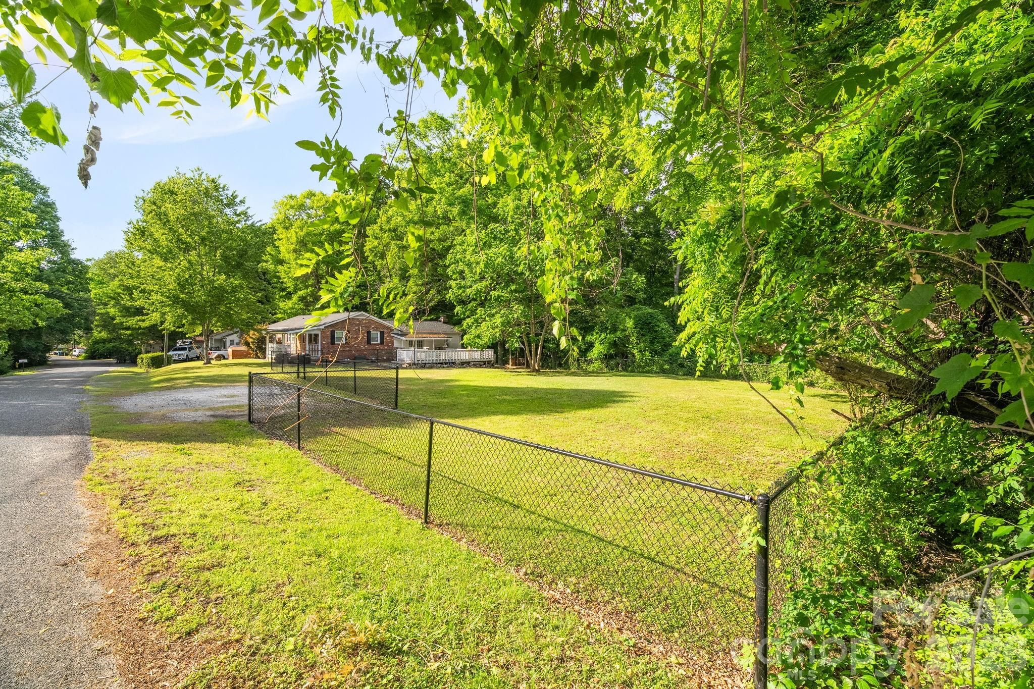 6517 Riverine Drive Charlotte NC 28216