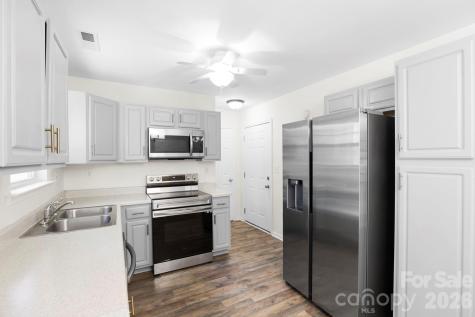 140 Thea Lane Fletcher NC 28732