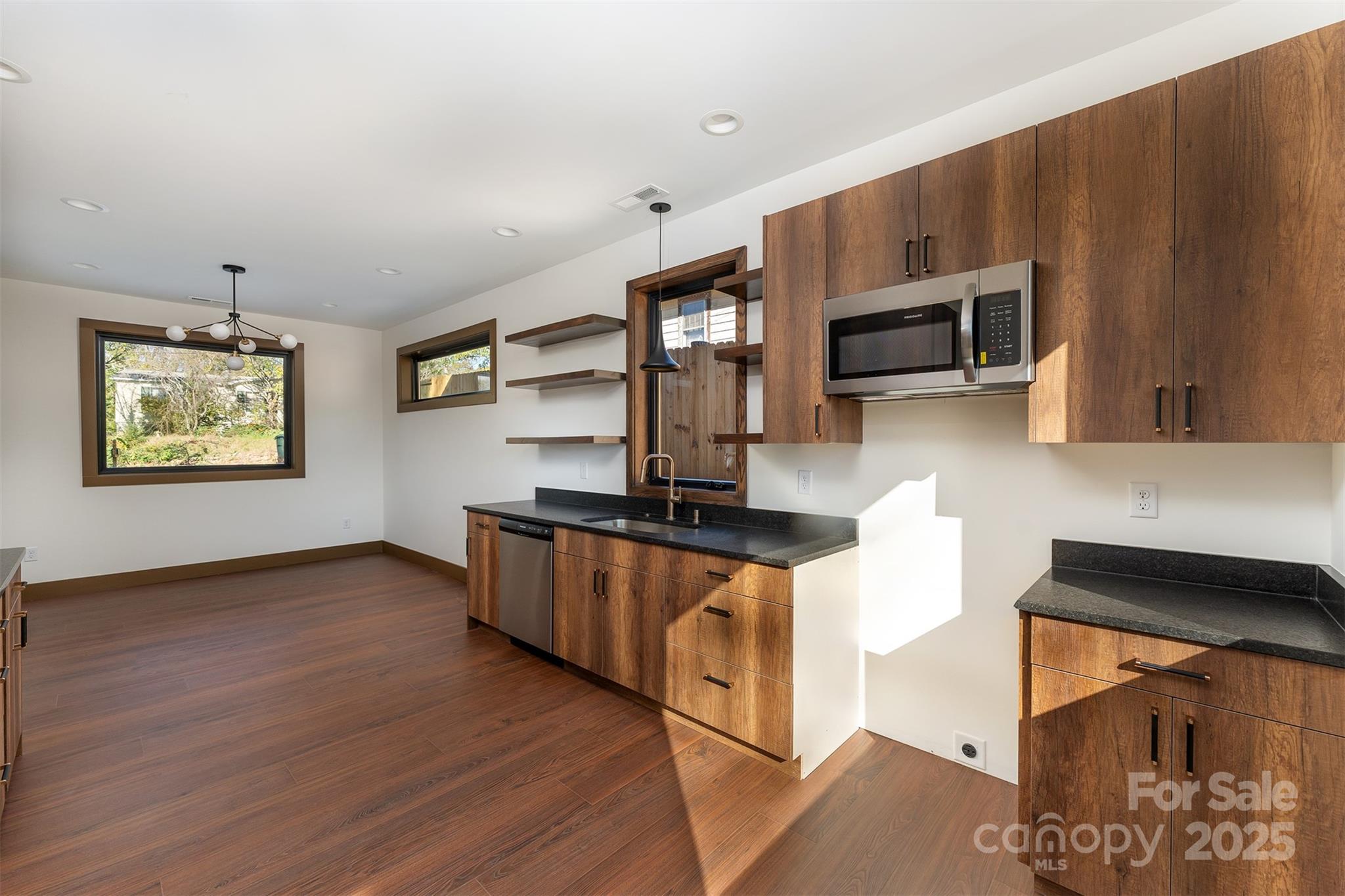 119 N Bear Creek Road Asheville NC 28806