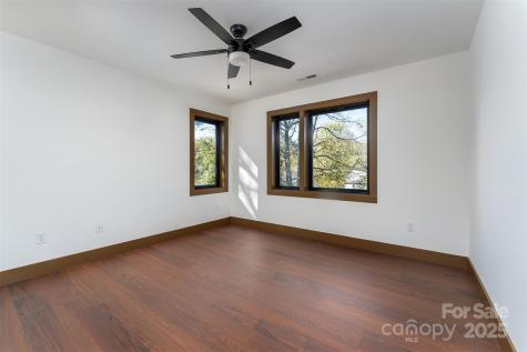 119 N Bear Creek Road Asheville NC 28806