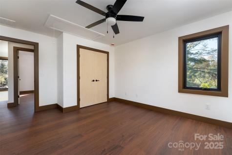 119 N Bear Creek Road Asheville NC 28806