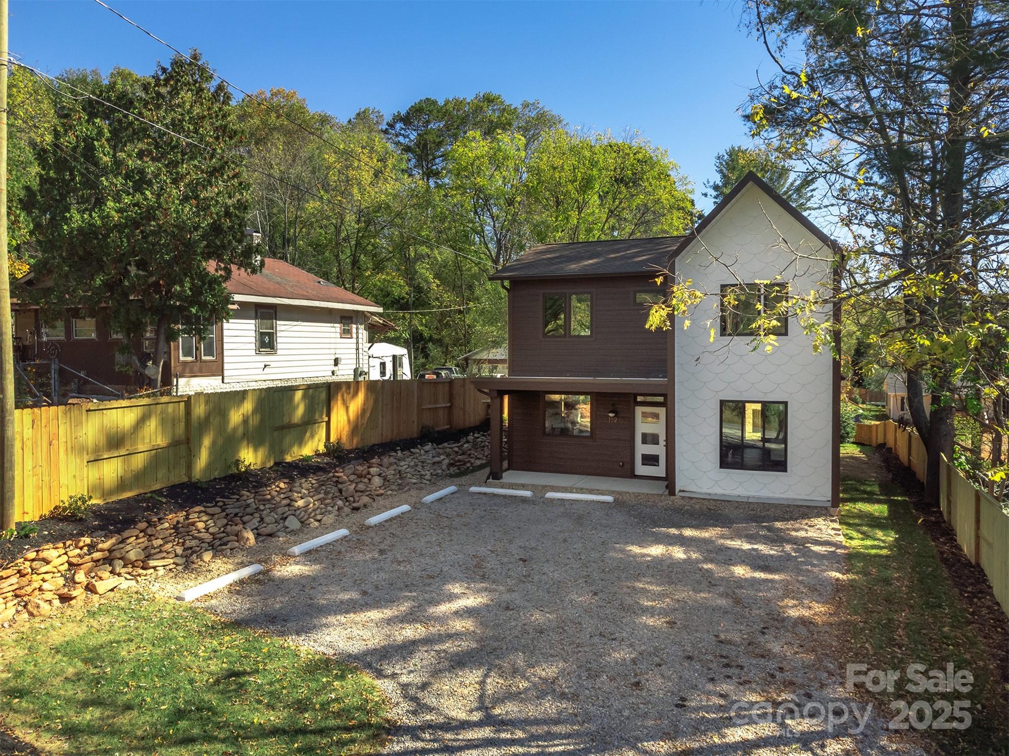 119 N Bear Creek Road Asheville NC 28806