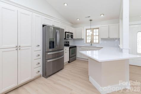 7 Mcgee Ridge Road Fairview NC 28730