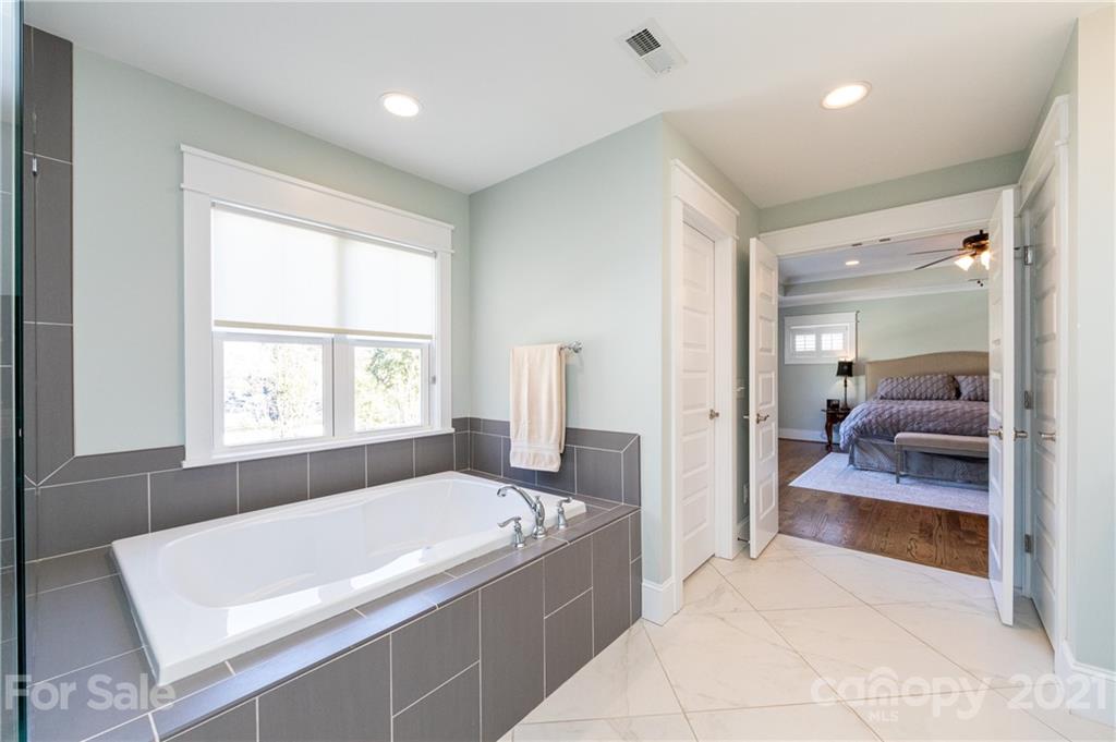 533 Melbourne Court Charlotte NC 28209