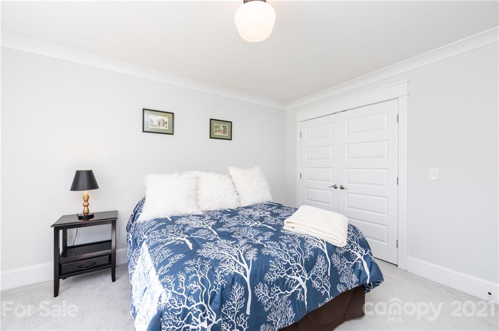 533 Melbourne Court Charlotte NC 28209