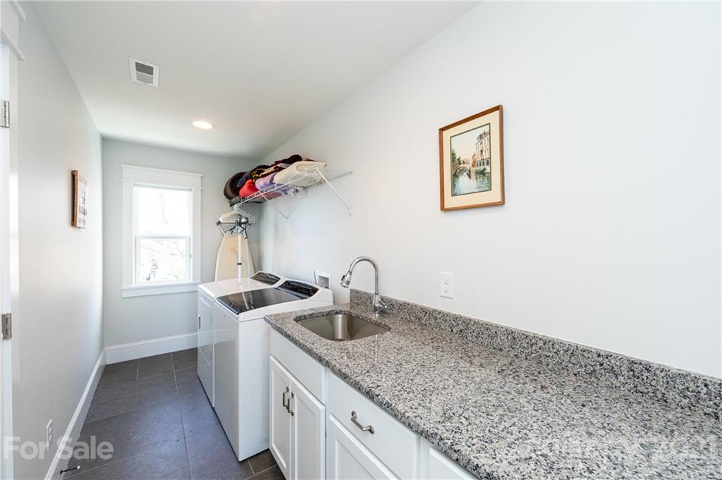 533 Melbourne Court Charlotte NC 28209