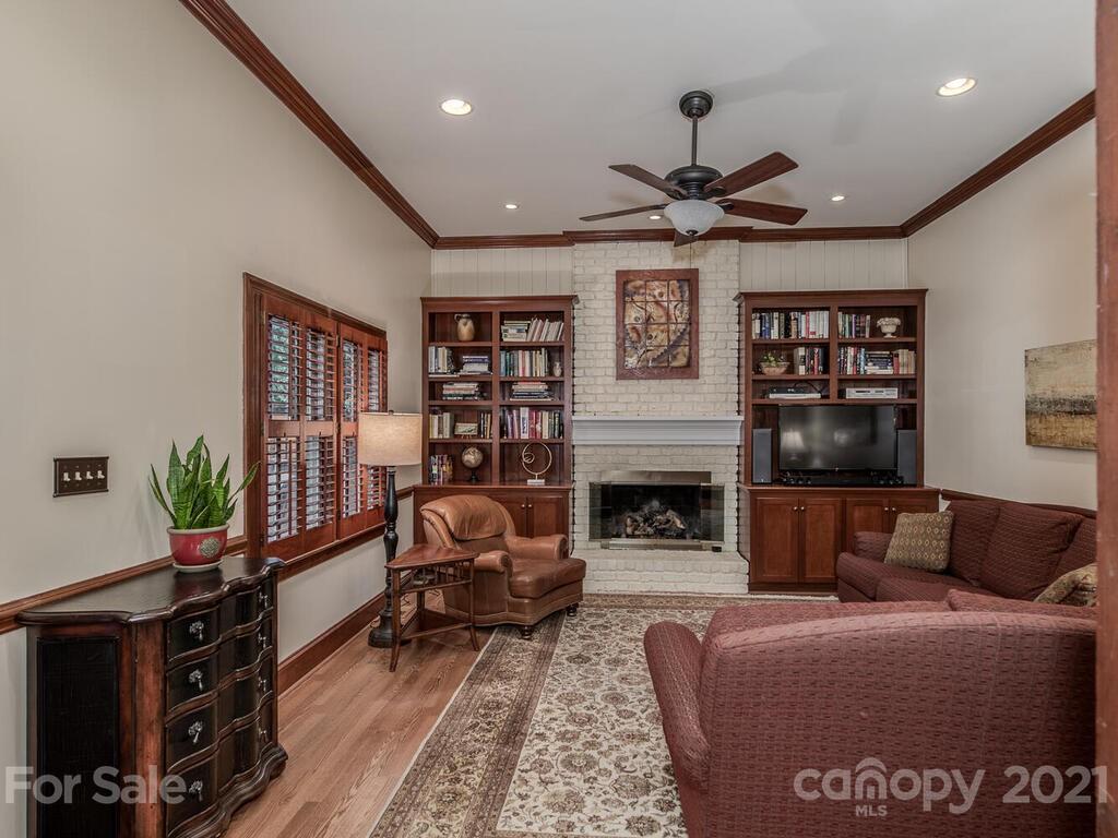 4025 Windwood Circle Charlotte NC 28226