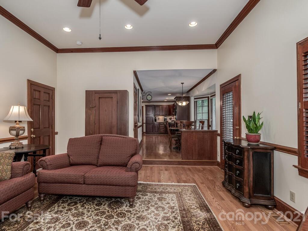 4025 Windwood Circle Charlotte NC 28226
