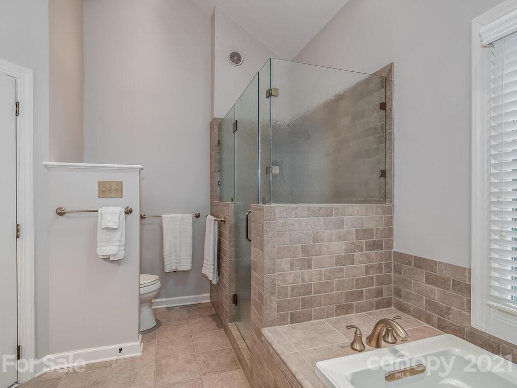 4025 Windwood Circle Charlotte NC 28226