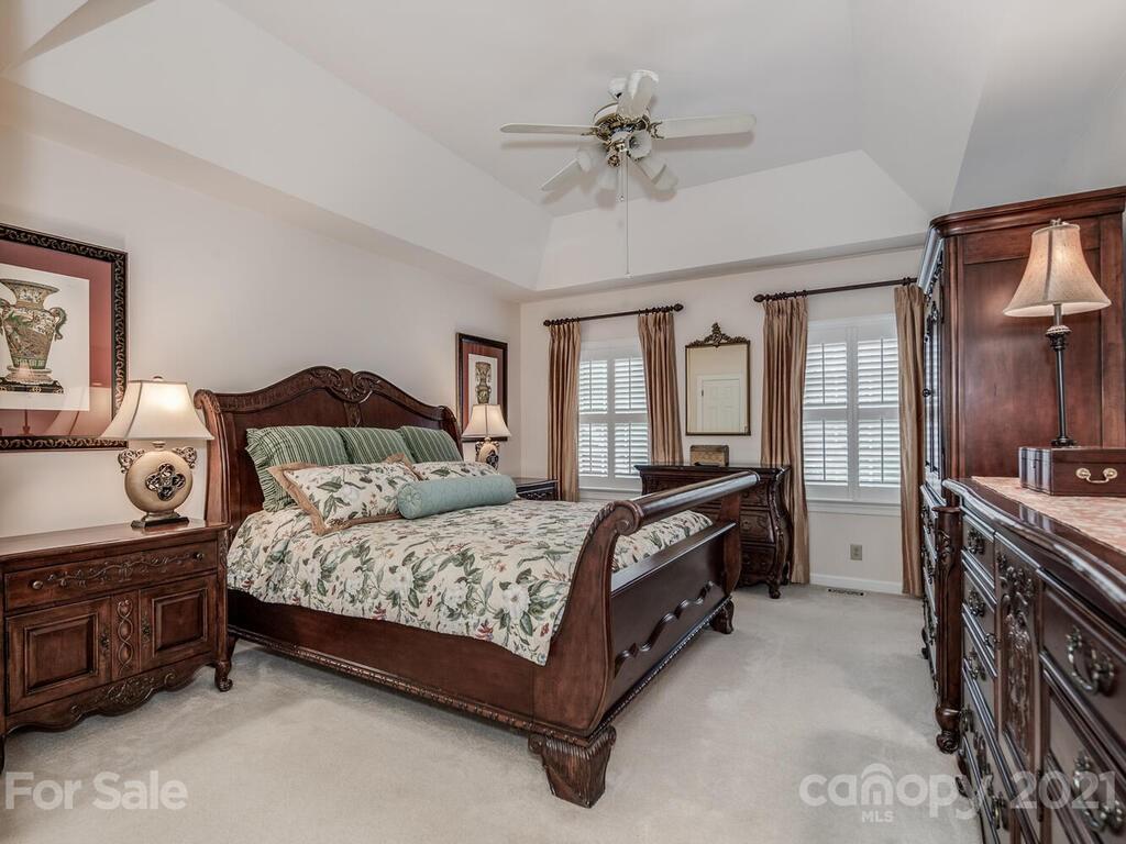 4025 Windwood Circle Charlotte NC 28226