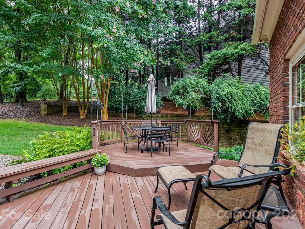 4025 Windwood Circle Charlotte NC 28226