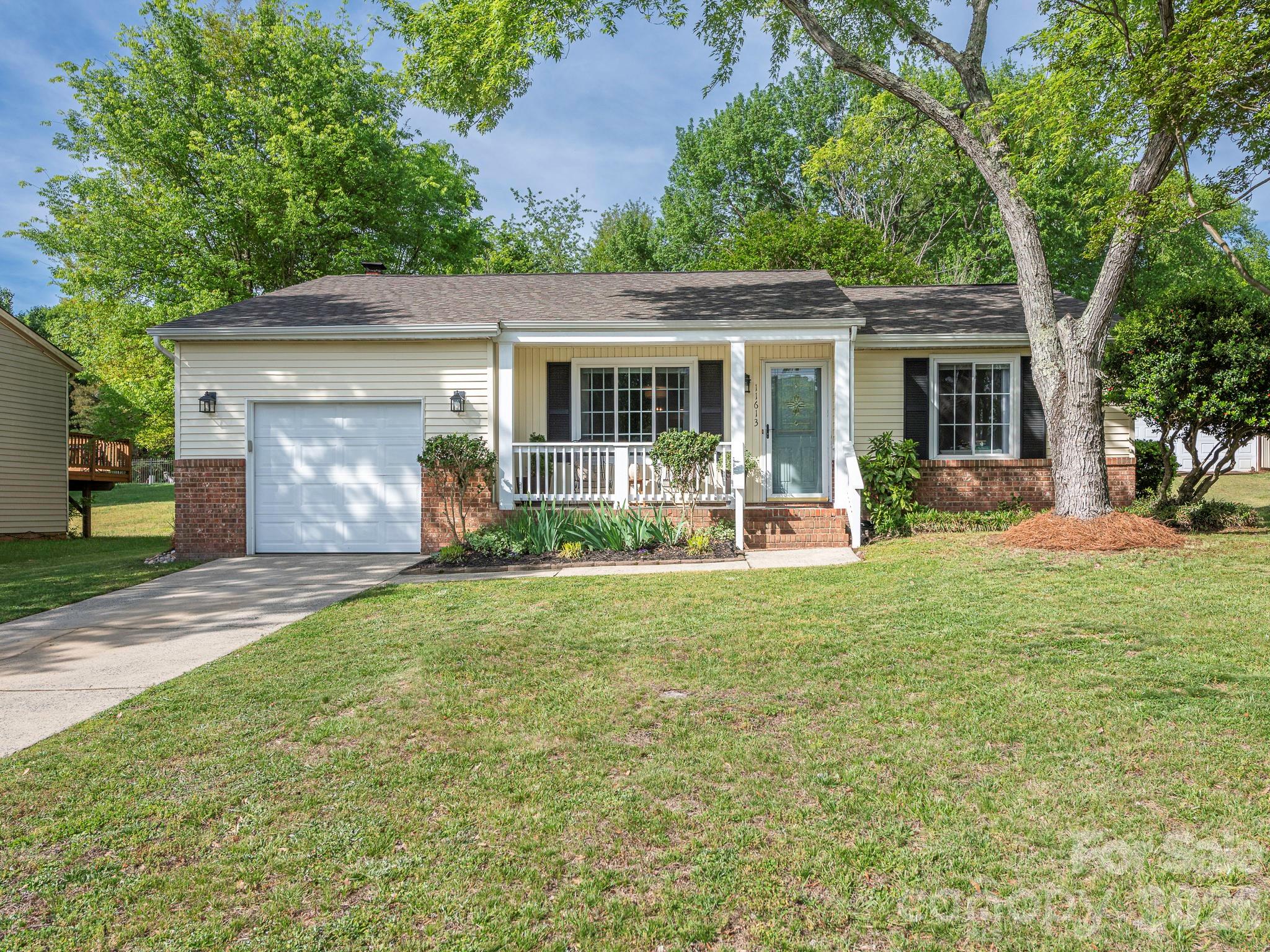 11613 Five Cedars Road Charlotte NC 28226