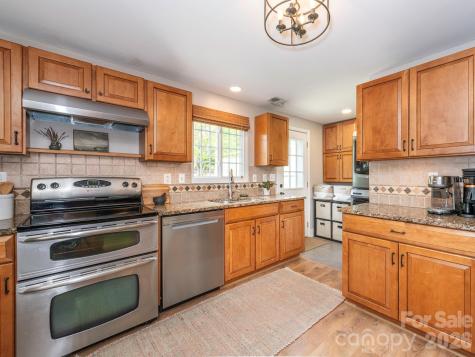 11613 Five Cedars Road Charlotte NC 28226