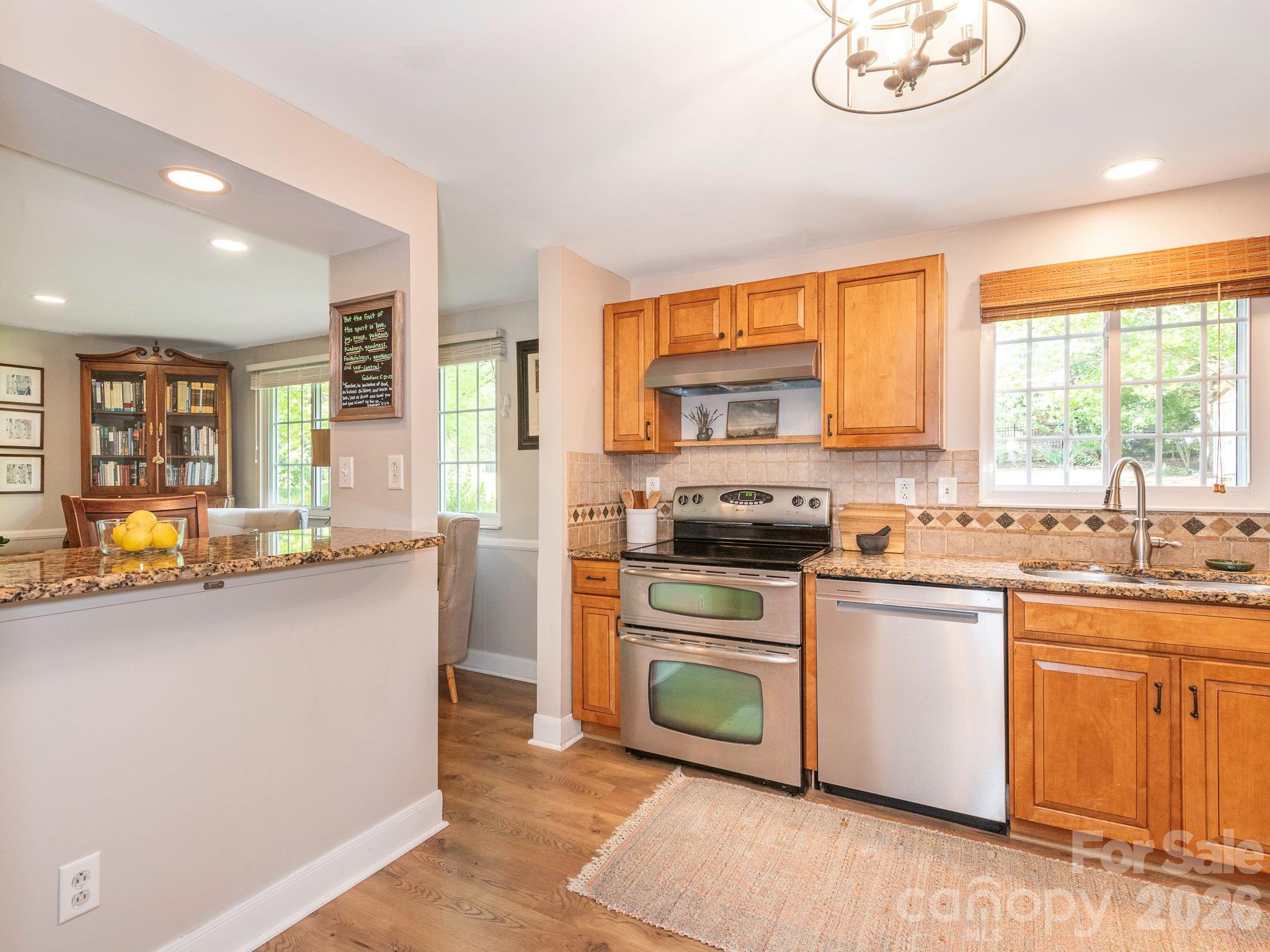 11613 Five Cedars Road Charlotte NC 28226