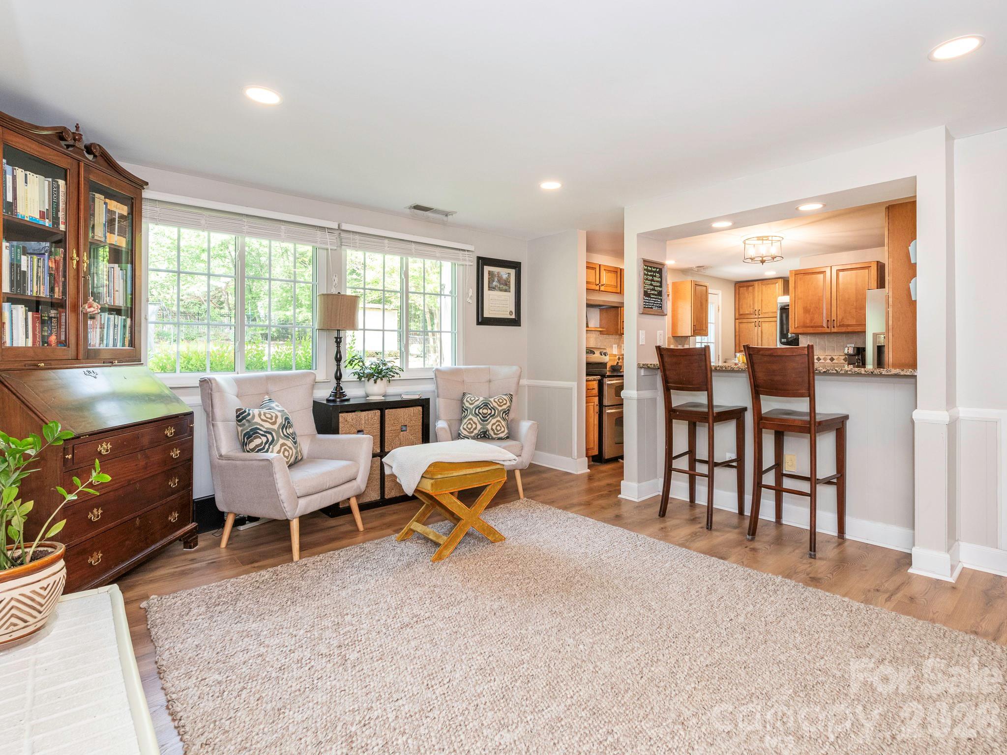 11613 Five Cedars Road Charlotte NC 28226