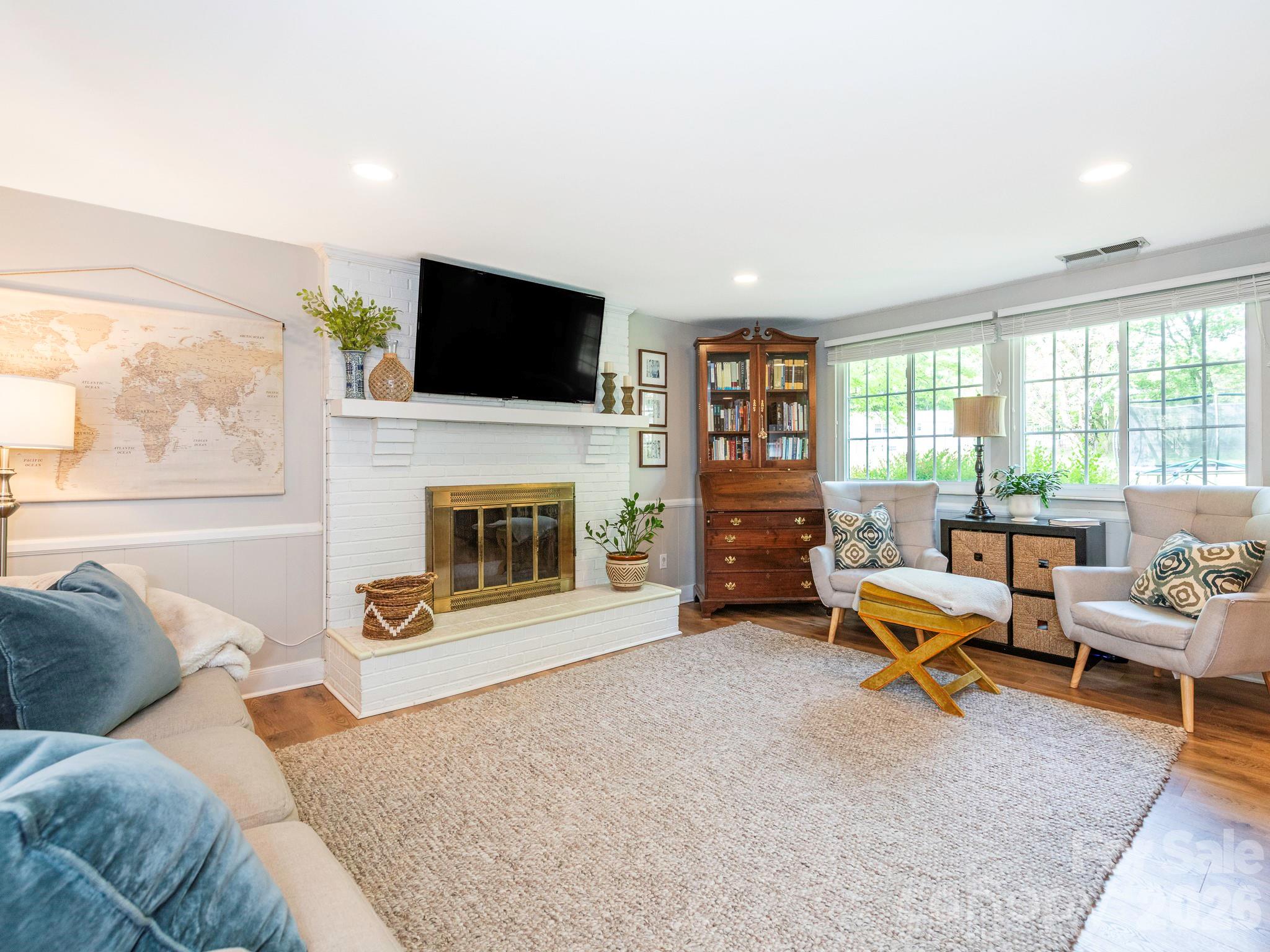 11613 Five Cedars Road Charlotte NC 28226