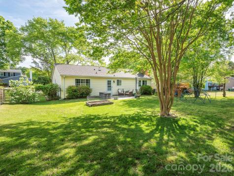 11613 Five Cedars Road Charlotte NC 28226