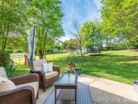 11613 Five Cedars Road Charlotte NC 28226