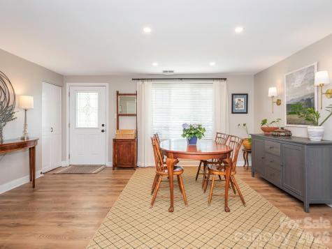 11613 Five Cedars Road Charlotte NC 28226
