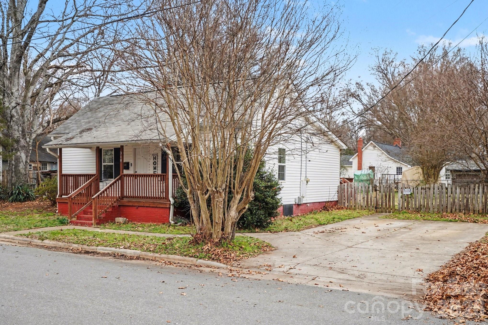 318 E Pressley Avenue Mooresville NC 28115