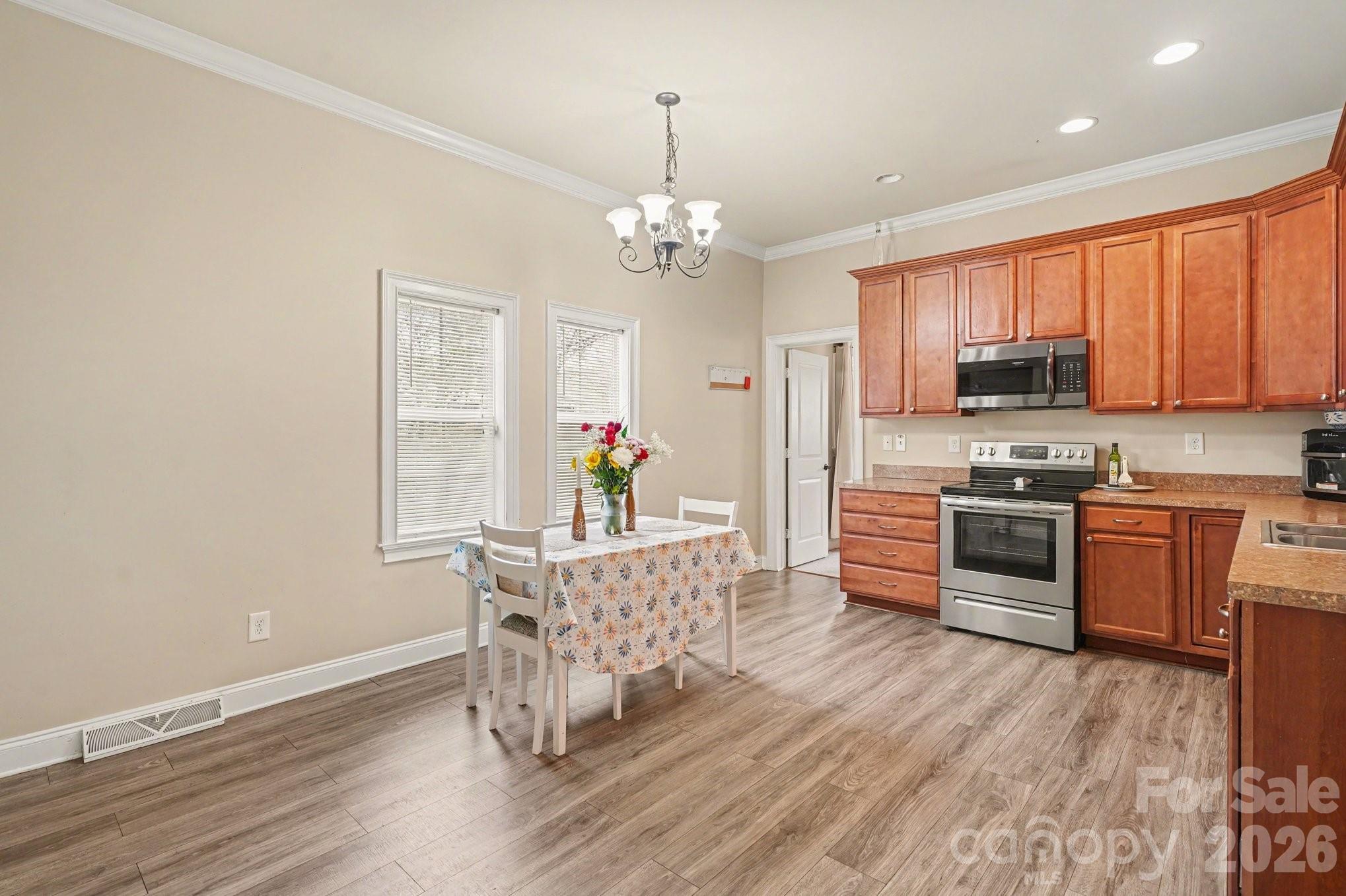318 E Pressley Avenue Mooresville NC 28115