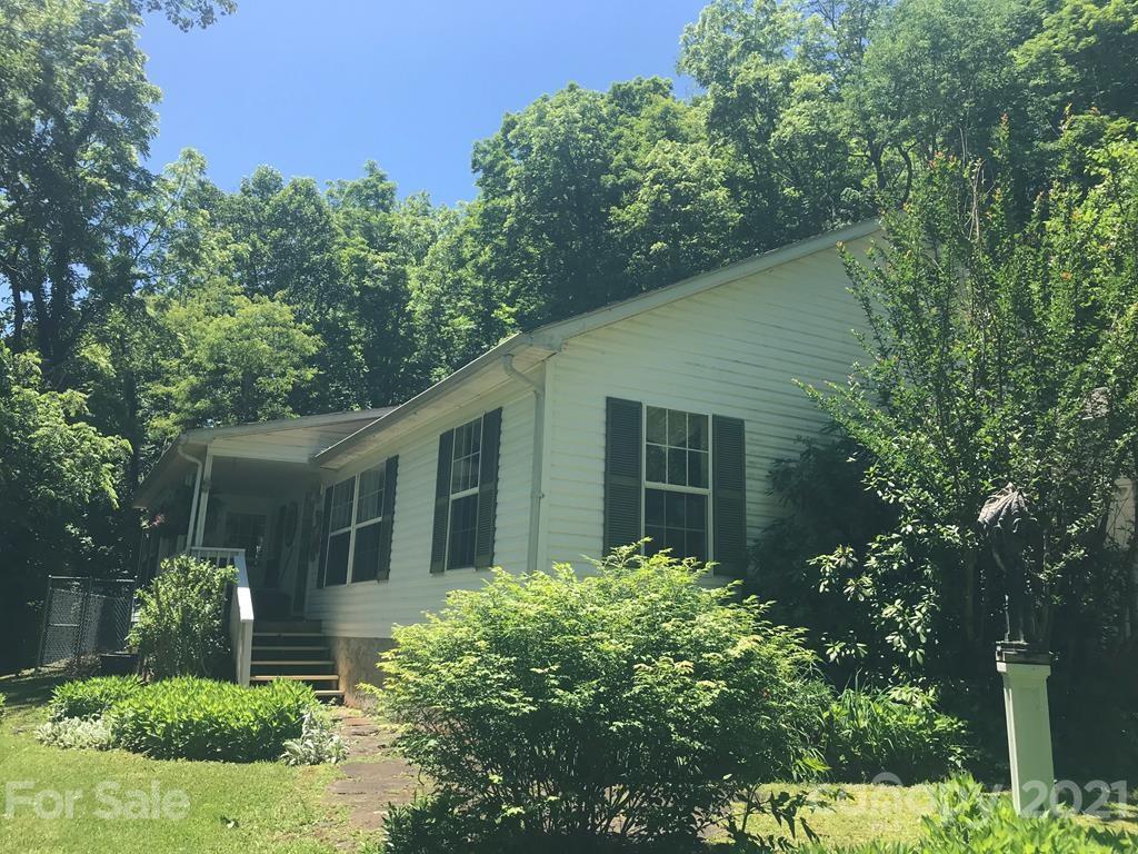 131 Wolf Crossing Bakersville NC 28705