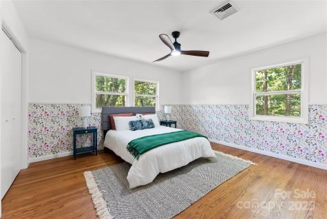 16 Graystone Road Asheville NC 28804