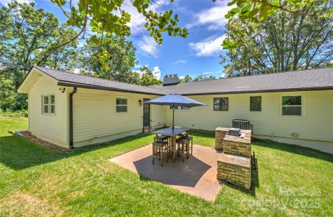 16 Graystone Road Asheville NC 28804