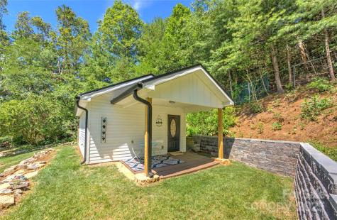 16 Graystone Road Asheville NC 28804