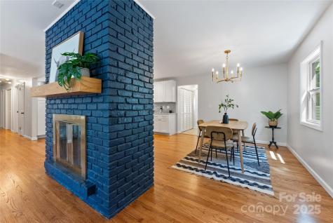 16 Graystone Road Asheville NC 28804