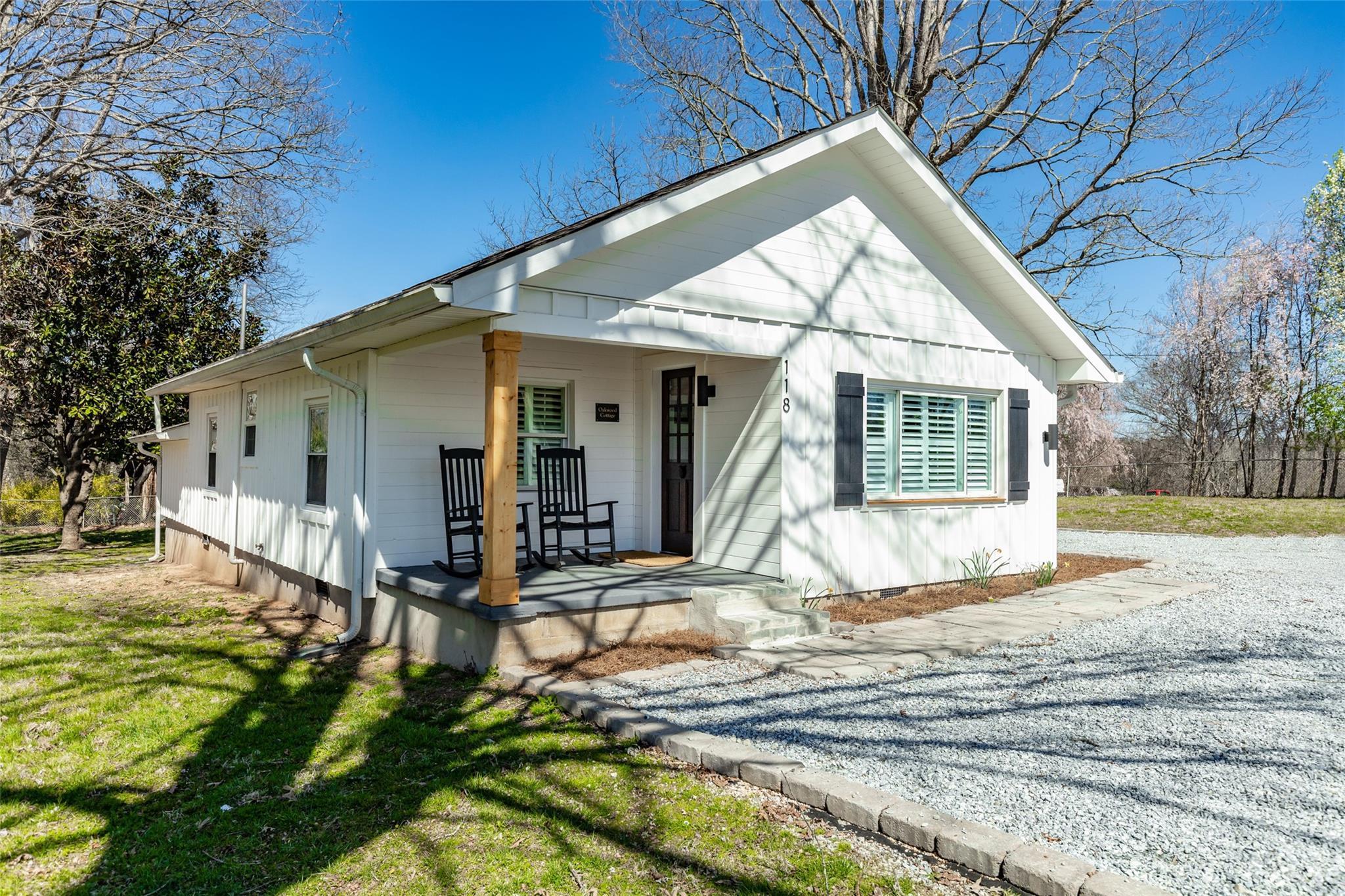 118 Ridgeway Avenue Etowah NC 28729