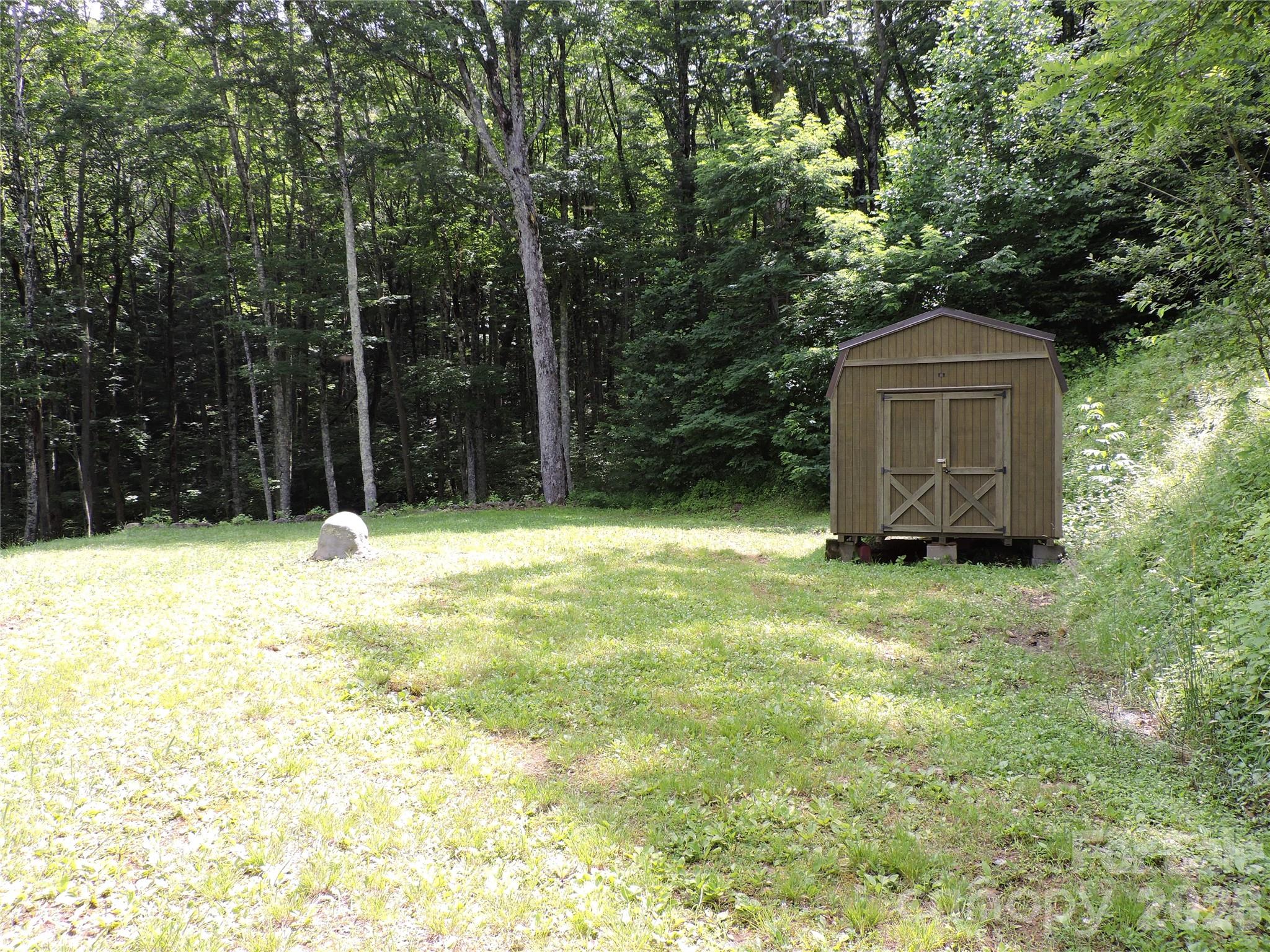 103 Chucks Lane Bakersville NC 28705