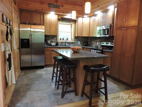 103 Chucks Lane Bakersville NC 28705