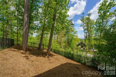 24 Acadia Drive Asheville NC 28806