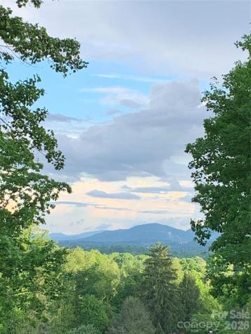 24 Acadia Drive Asheville NC 28806