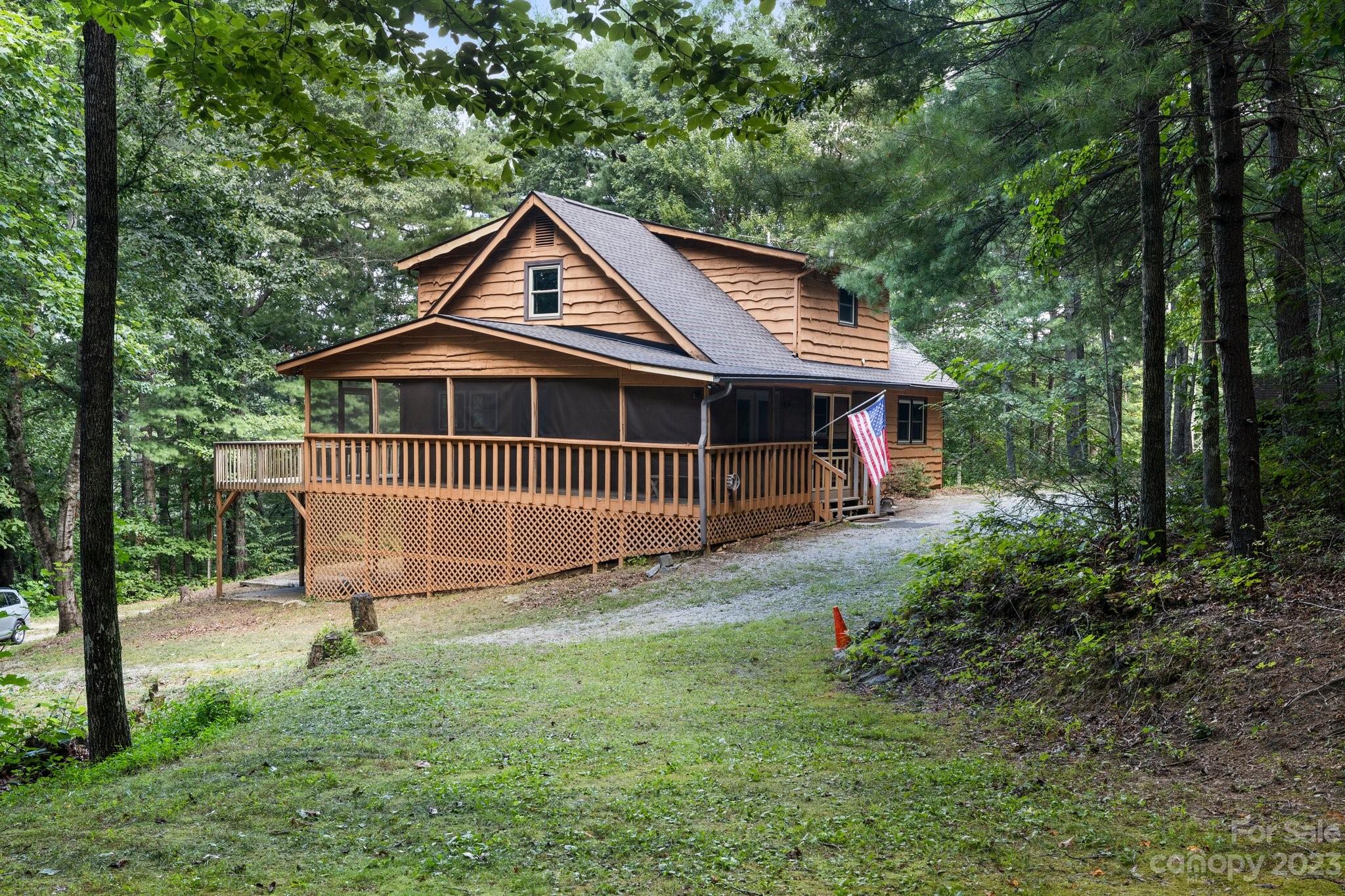 107 Pearce Lane Saluda NC 28773
