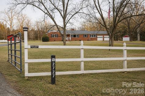 2727 N Moore Road Robbins NC 27325