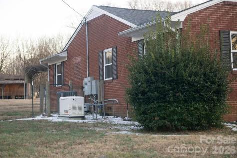 2727 N Moore Road Robbins NC 27325