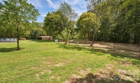 2727 N Moore Road Robbins NC 27325