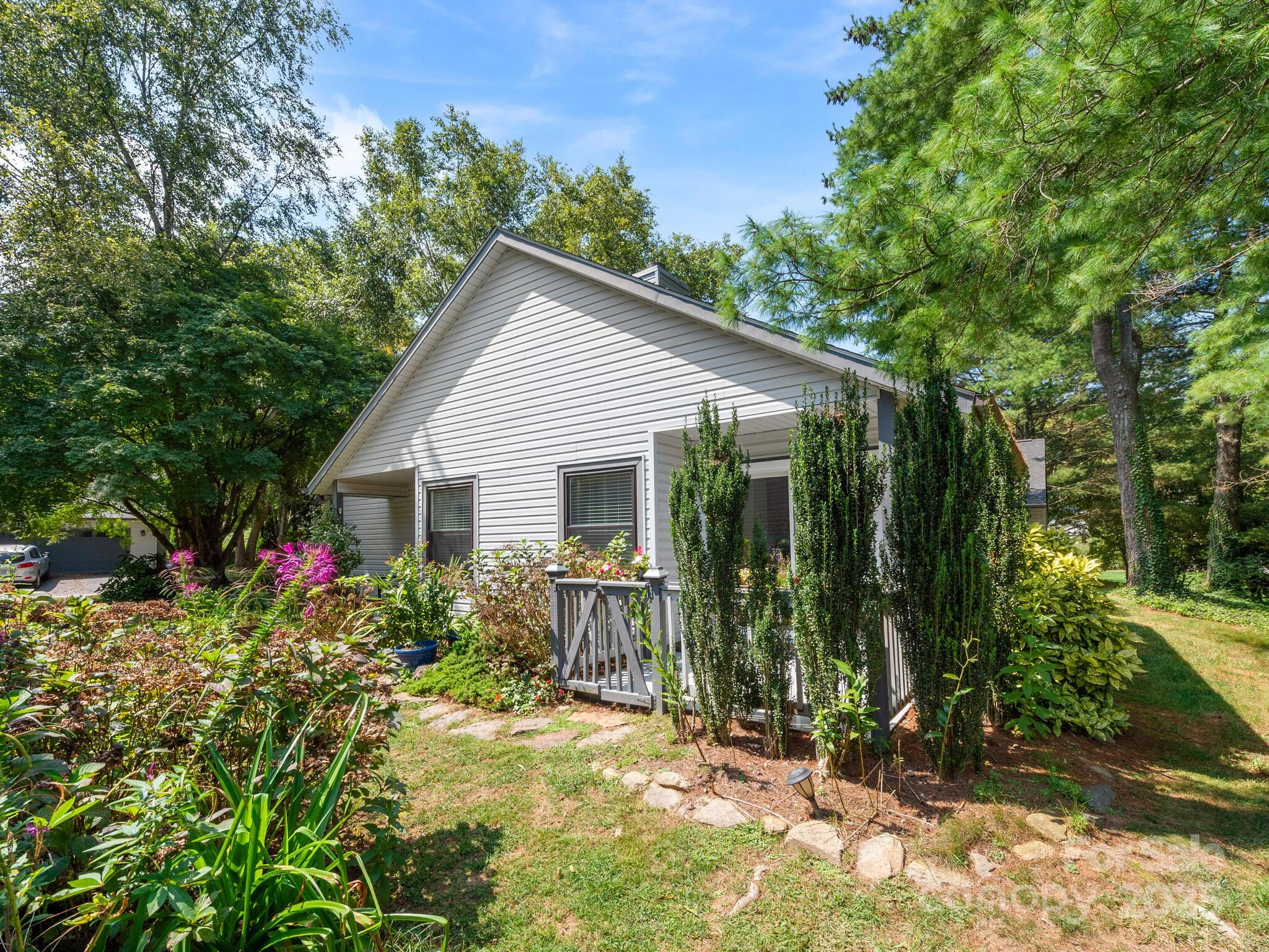 110 Cimarron Drive Asheville NC 28803