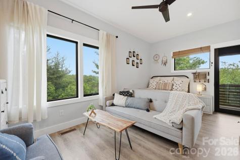 40 Malvern Walk Asheville NC 28806