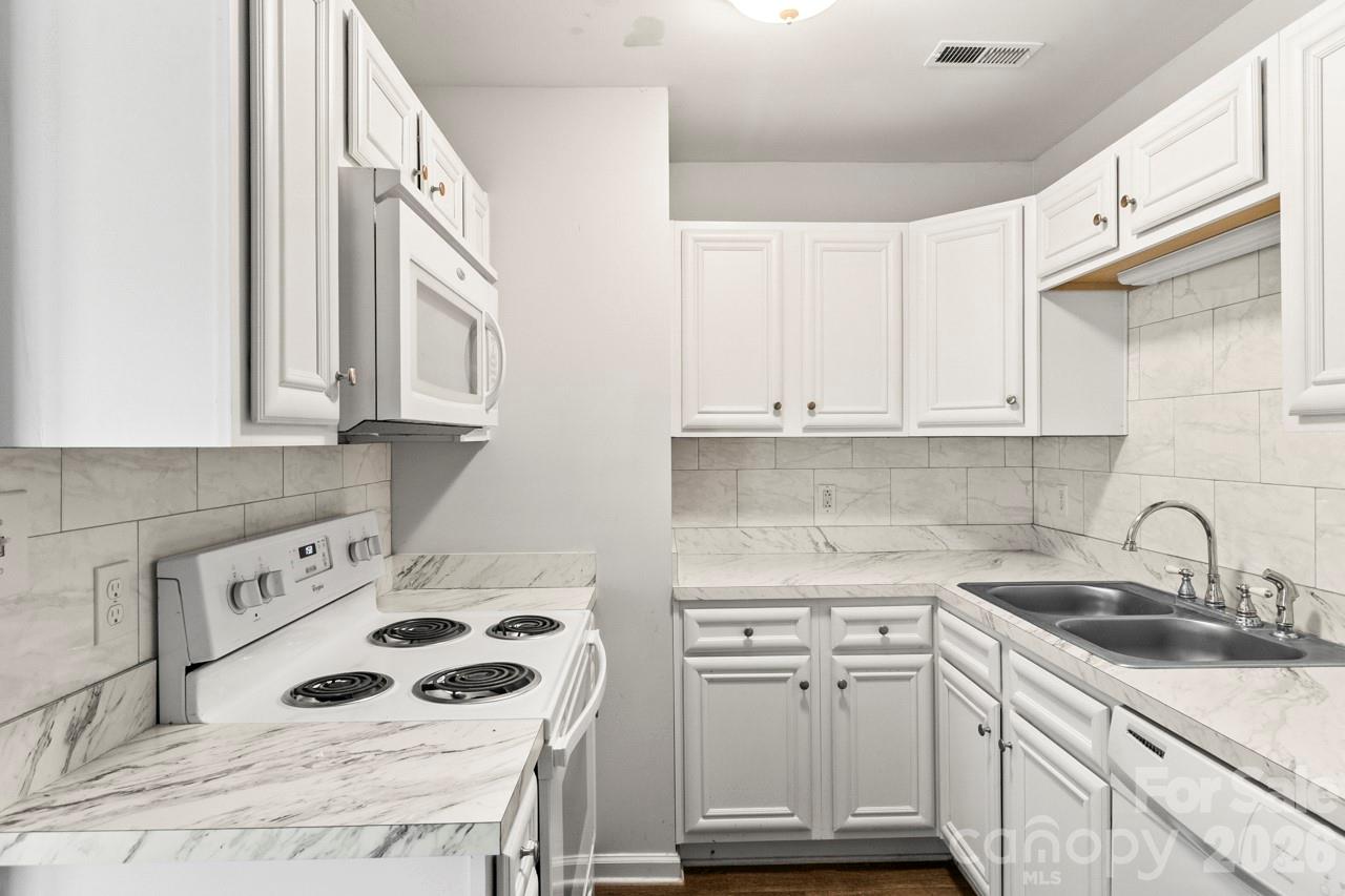 6041 Crape Myrtle Lane Charlotte NC 28216