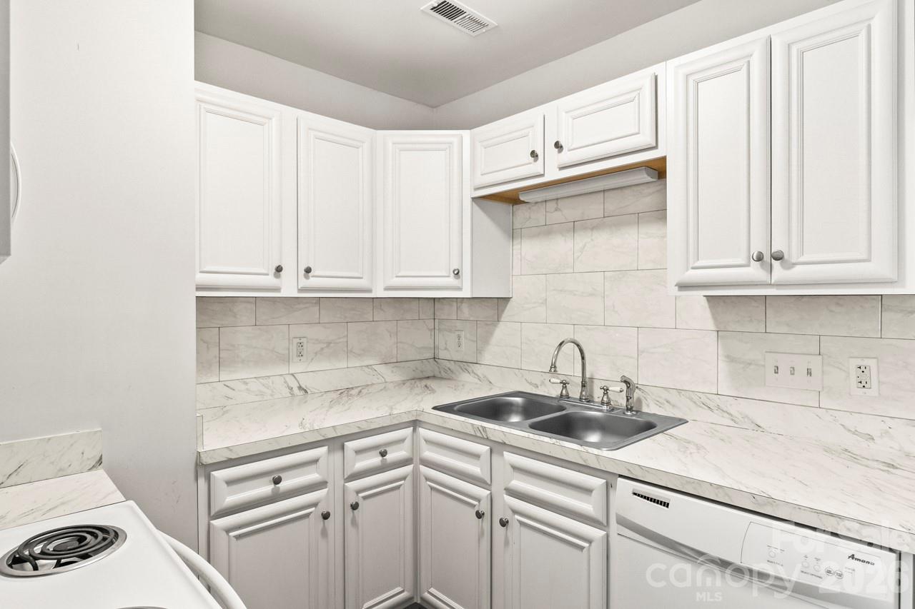 6041 Crape Myrtle Lane Charlotte NC 28216