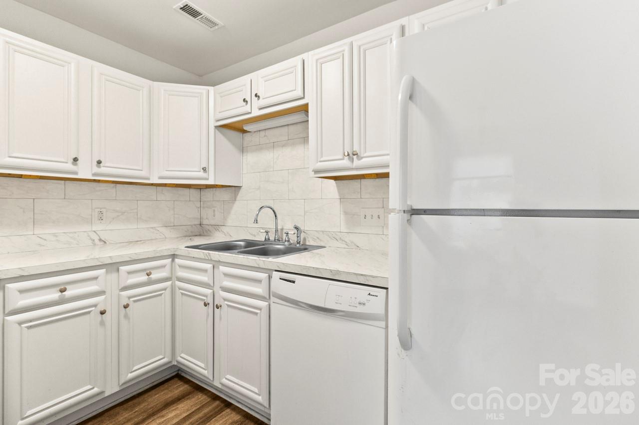 6041 Crape Myrtle Lane Charlotte NC 28216
