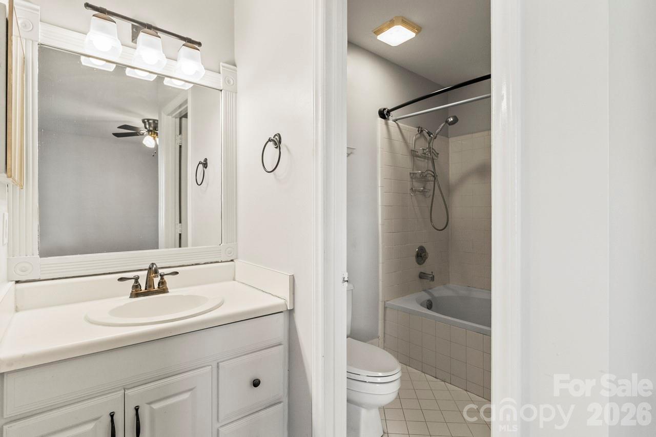 6041 Crape Myrtle Lane Charlotte NC 28216