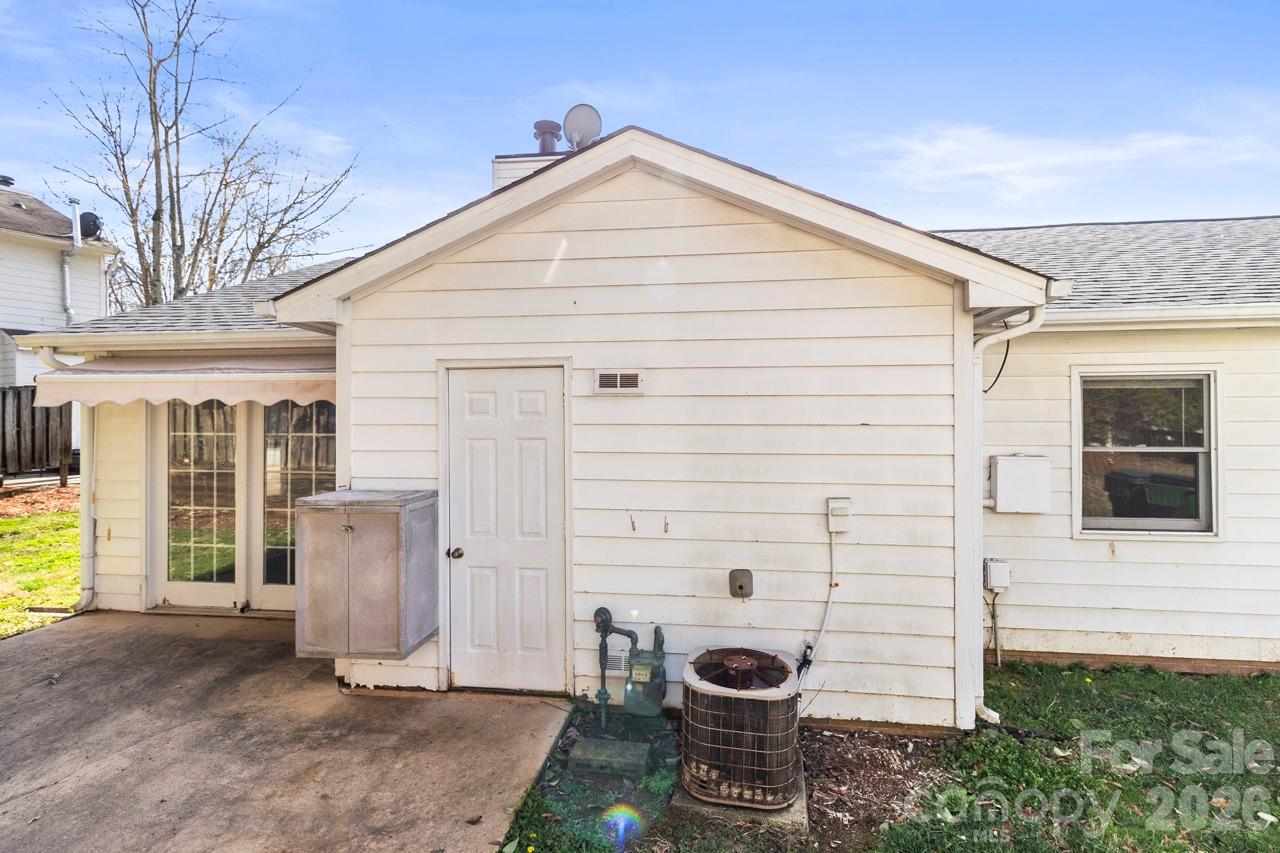 6041 Crape Myrtle Lane Charlotte NC 28216