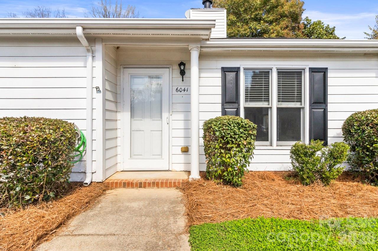 6041 Crape Myrtle Lane Charlotte NC 28216