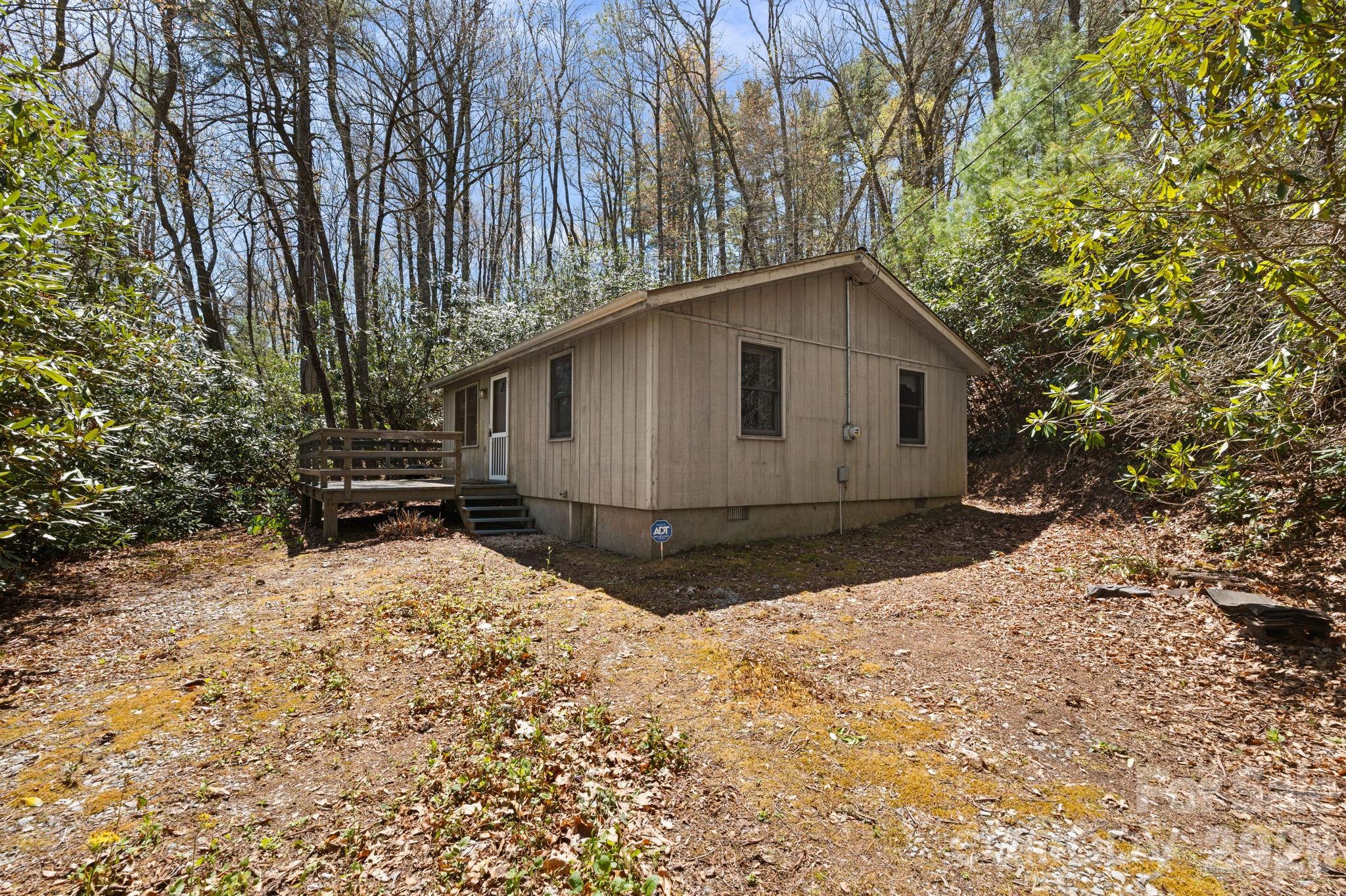 8977 Rose Hollow Avenue Newland NC 28657